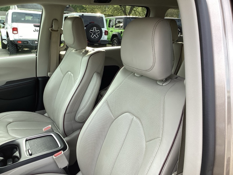 2018 Chrysler Pacifica Limited photo 23