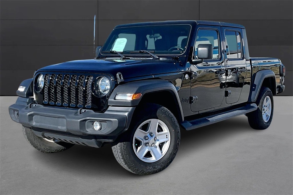 2020 Jeep Gladiator Sport S's photo