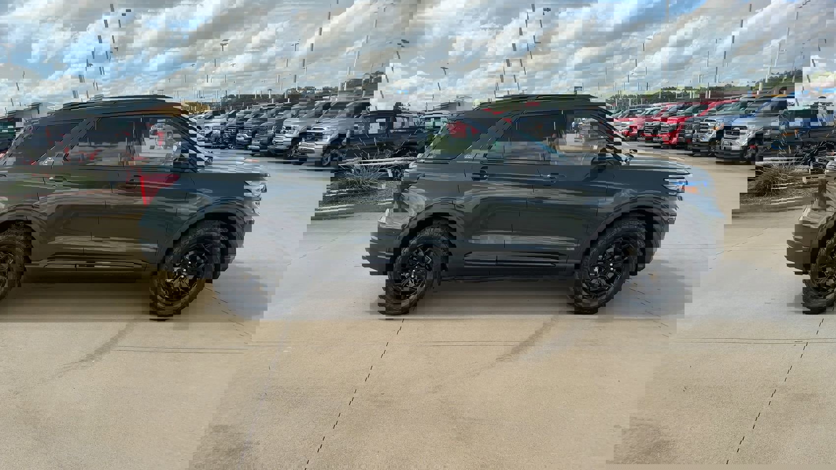 2023 Ford Explorer Timberline photo 2