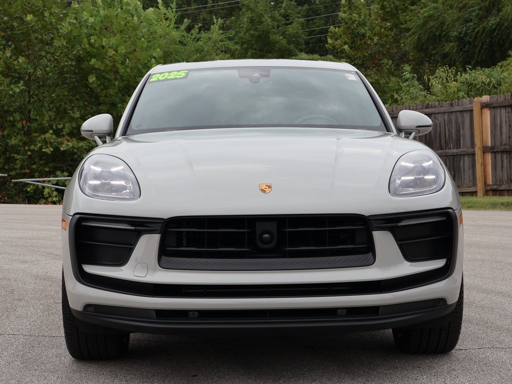 2025 Porsche Macan T photo 12