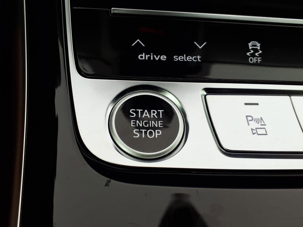 2021 Audi A8 L 55 Quattro photo 6