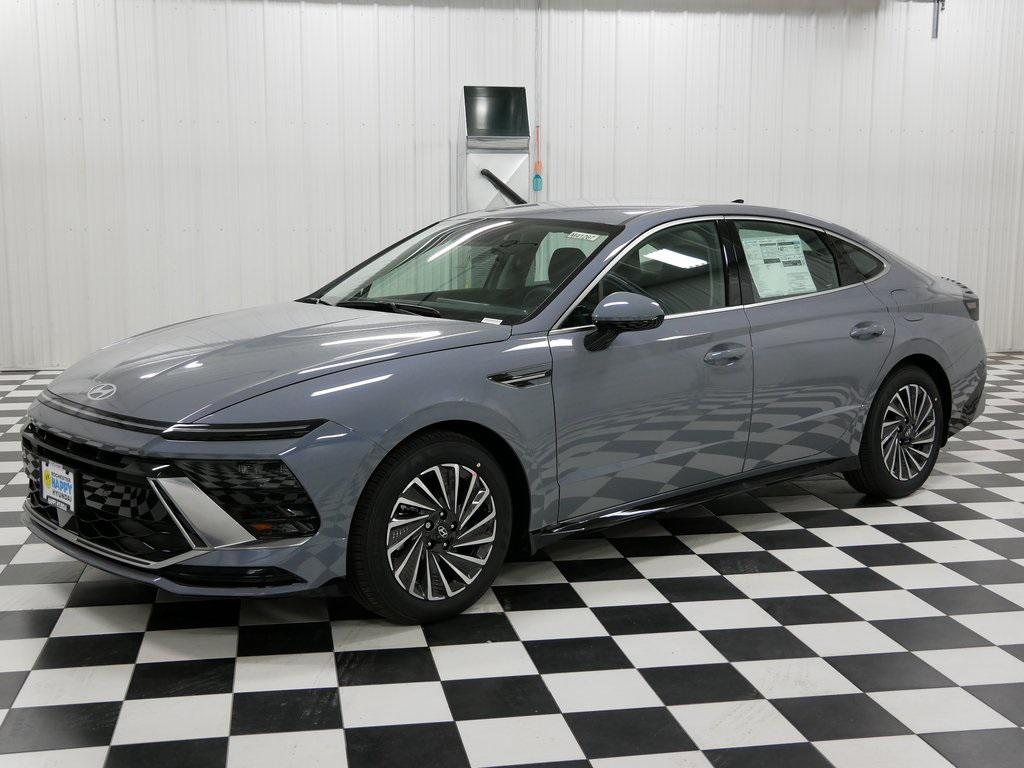 2025 Hyundai Sonata Hybrid SEL photo 4