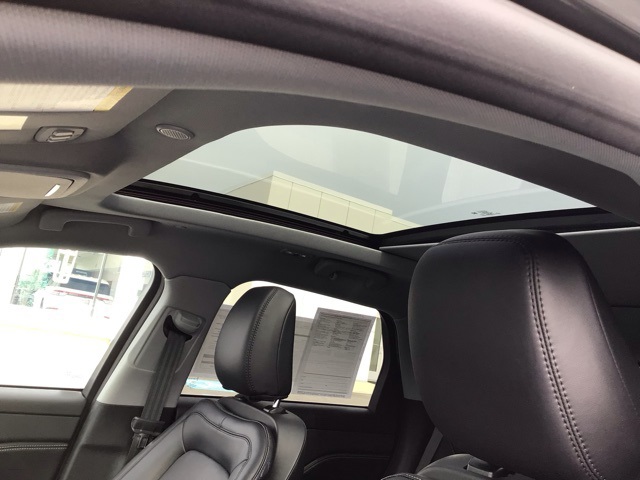 2022 Lincoln Corsair Standard photo 17