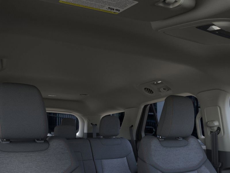 2025 Ford Explorer photo 18