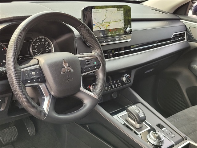 2023 Mitsubishi Outlander SE photo 8