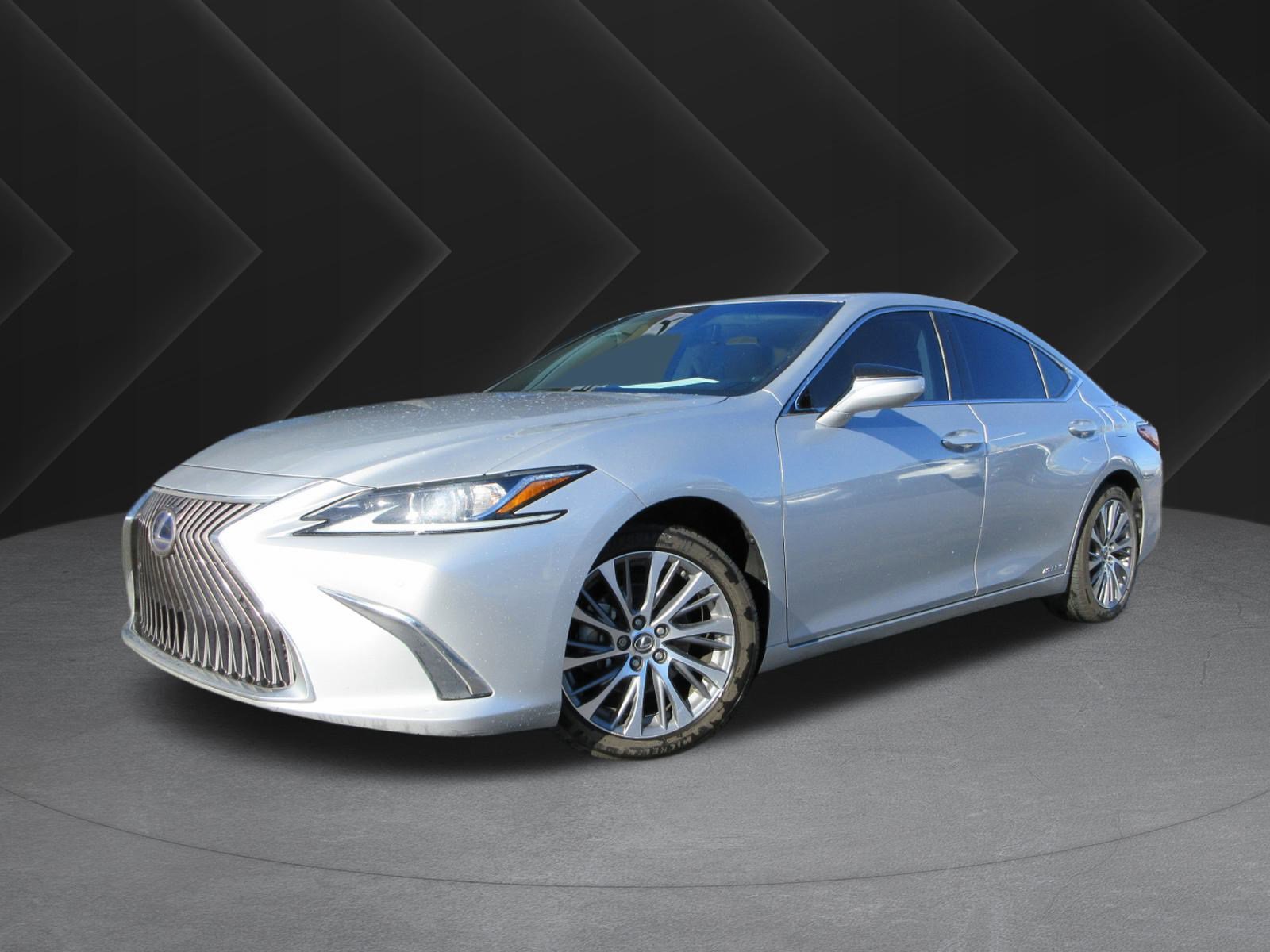 2020 Lexus ES Hybrid 300h's photo