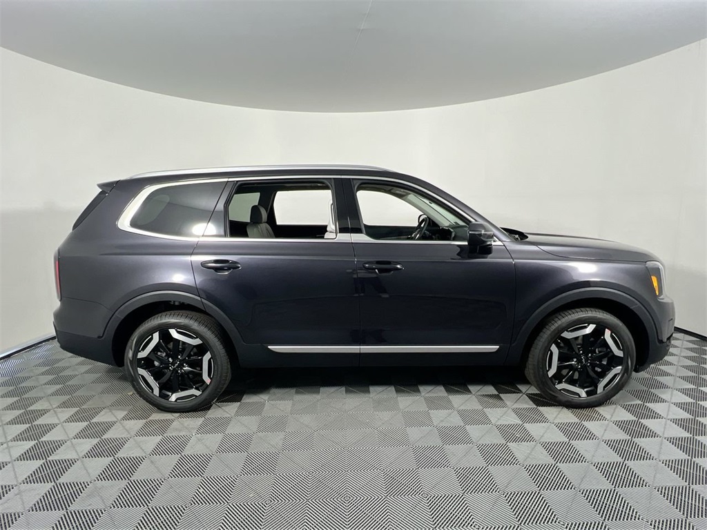 2025 Kia Telluride EX photo 2