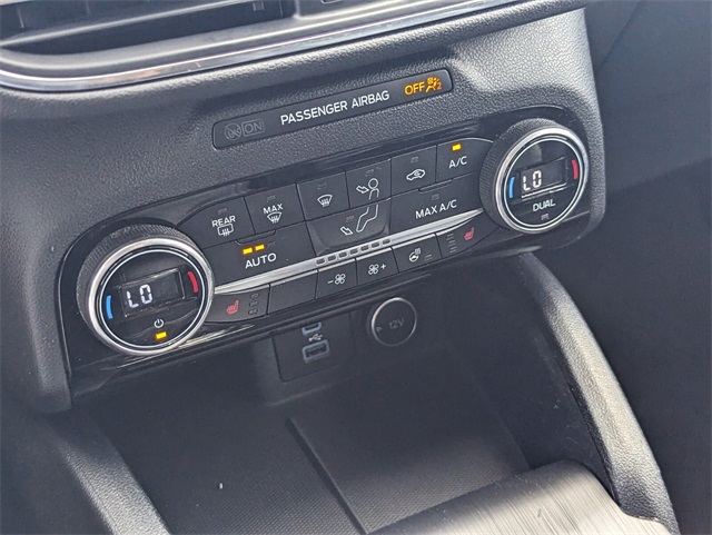 2021 Ford Escape Hybrid Titanium photo 22
