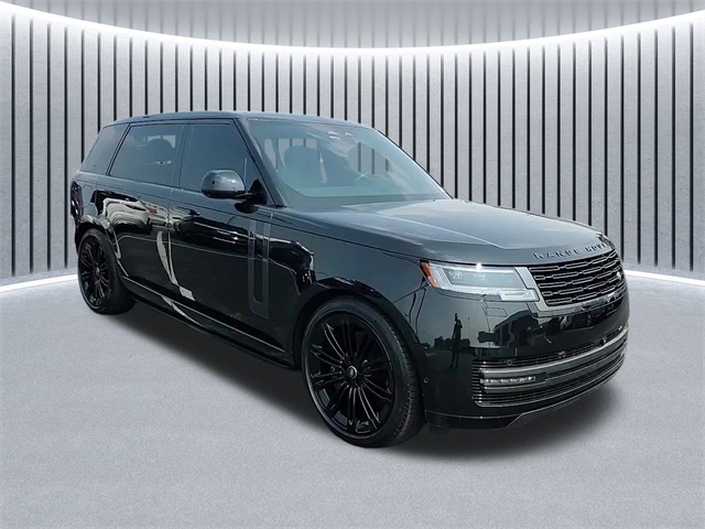 Used 2025 Black Land Rover SE image 1