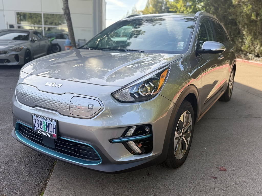 2022 Kia Niro EV EX photo 2