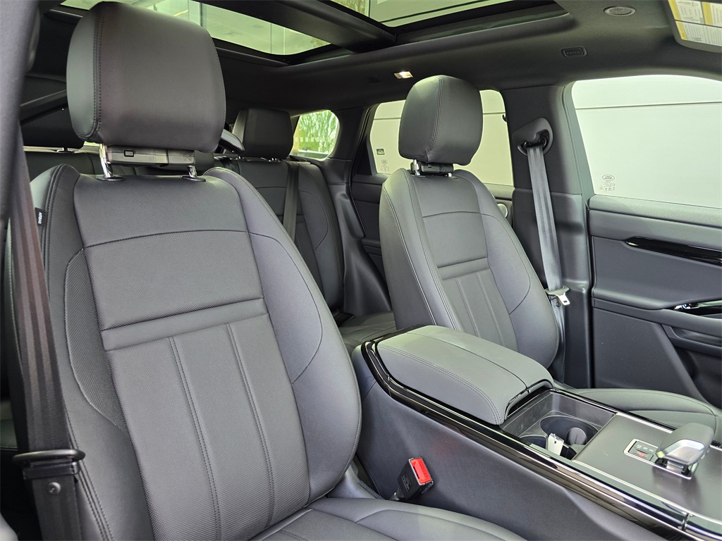 2026 Land Rover Range Rover Evoque Dynamic SE photo 30