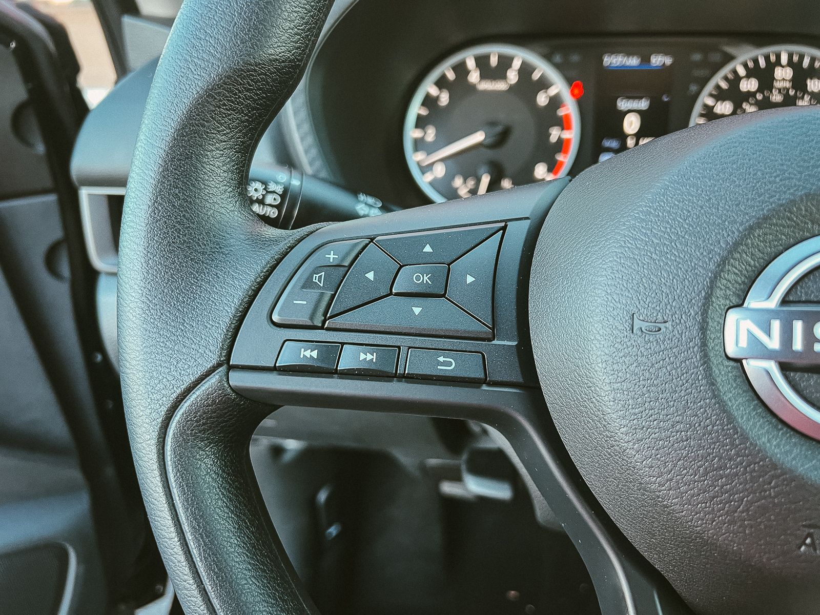 2025 Nissan Sentra S photo 44