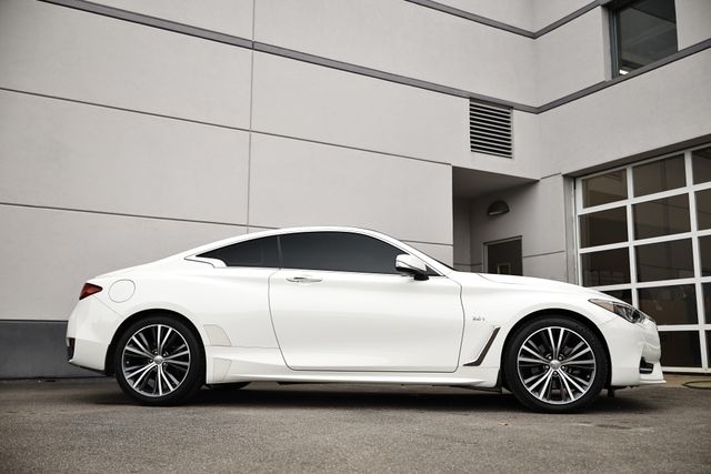 2017 Infiniti Q60 2.0t Base photo 4