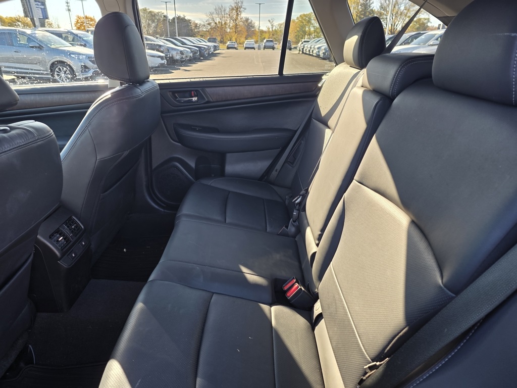 2015 Subaru Outback 2.5i photo 2