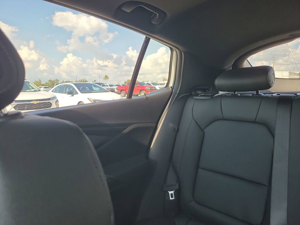 2025 Buick Envista ST photo 12