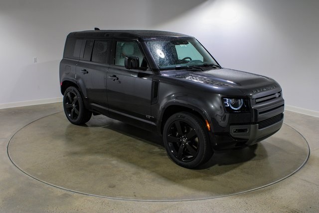 2025 Land Rover Defender 110 V8 photo 7