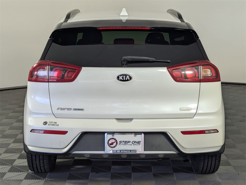 2017 Kia Niro EX photo 2
