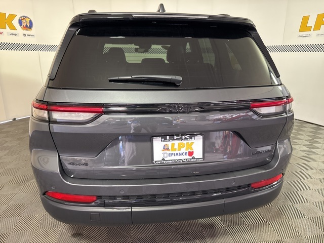 2024 Jeep Grand Cherokee Limited photo 4