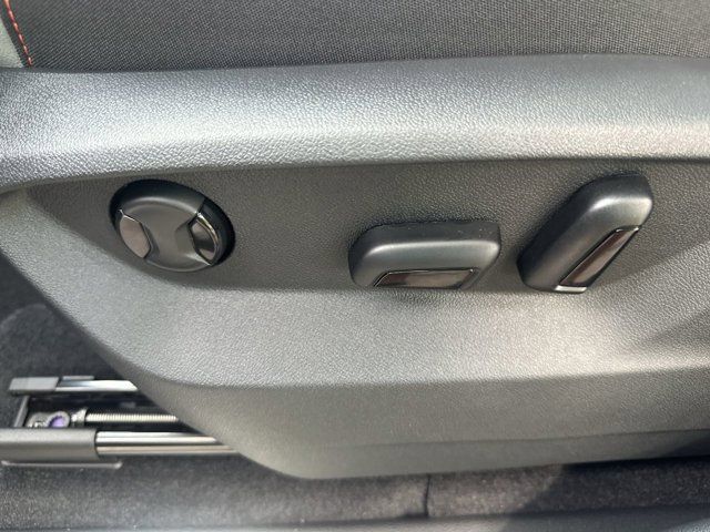 2025 Volkswagen Atlas Peak Edition SE photo 4