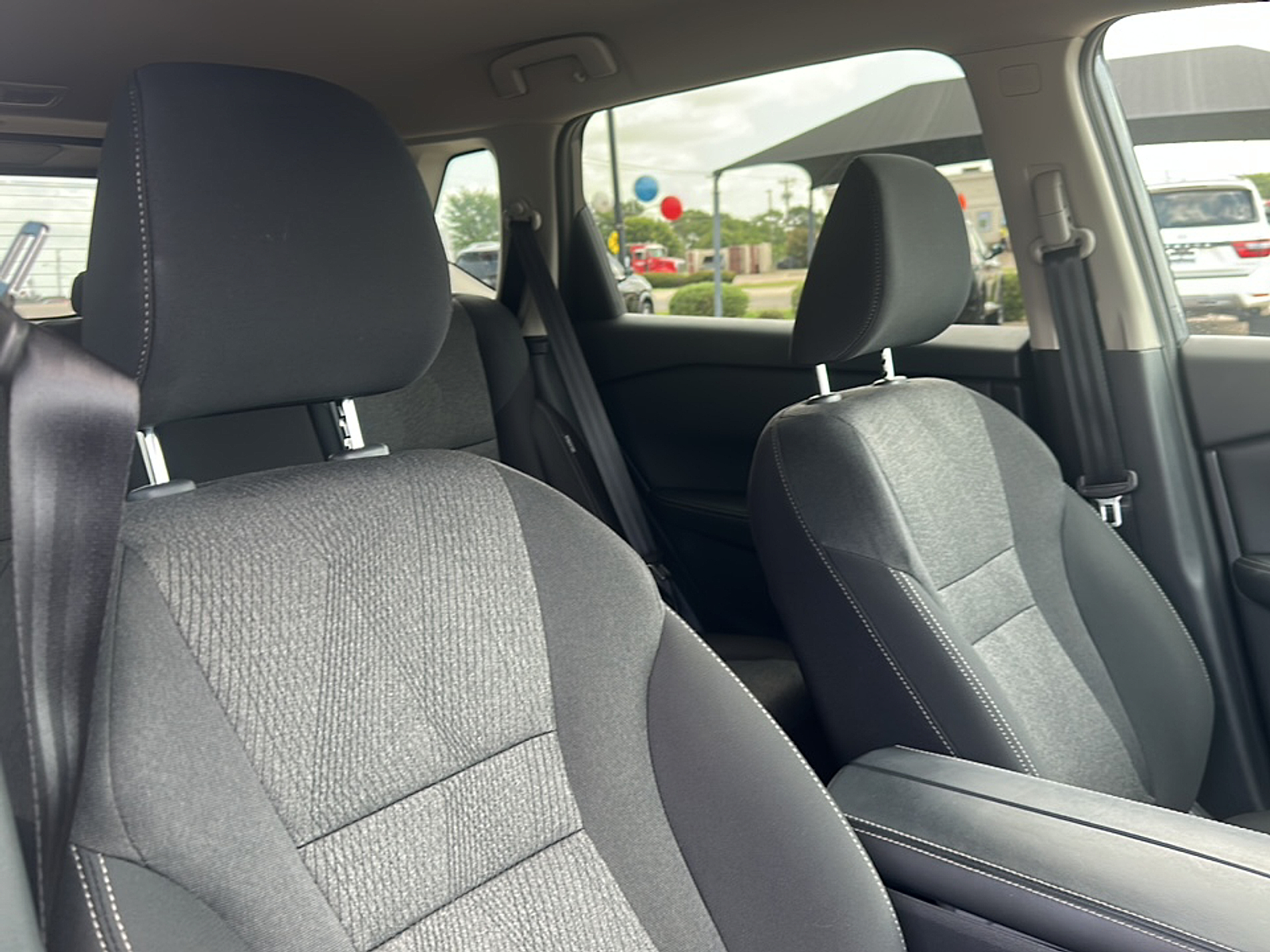 2025 Nissan Rogue SV photo 12