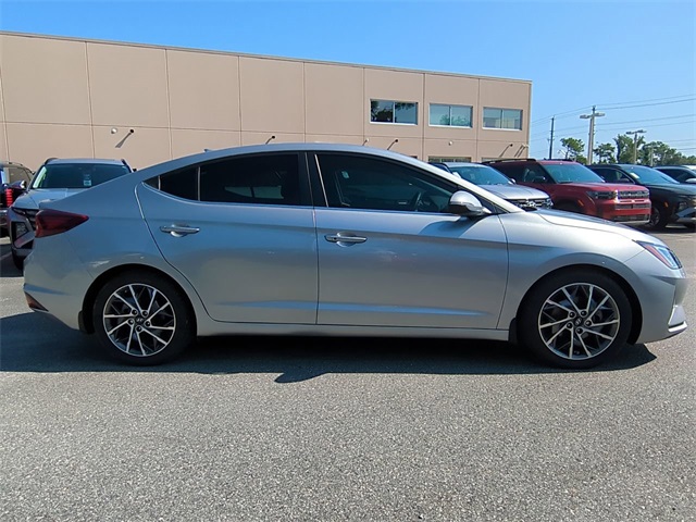 2020 Hyundai Elantra Limited photo 4