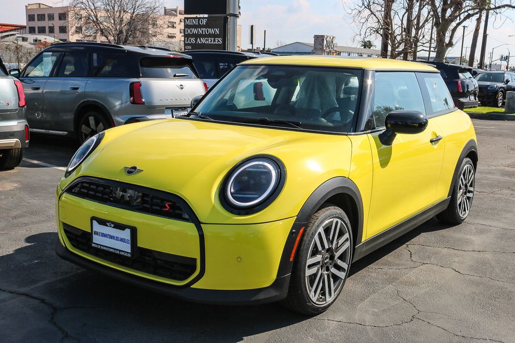 2025 Mini Cooper 2 Door Hardtop Signature photo 3