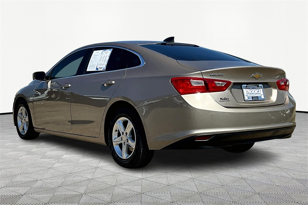 2022 Chevrolet Malibu LS photo 13