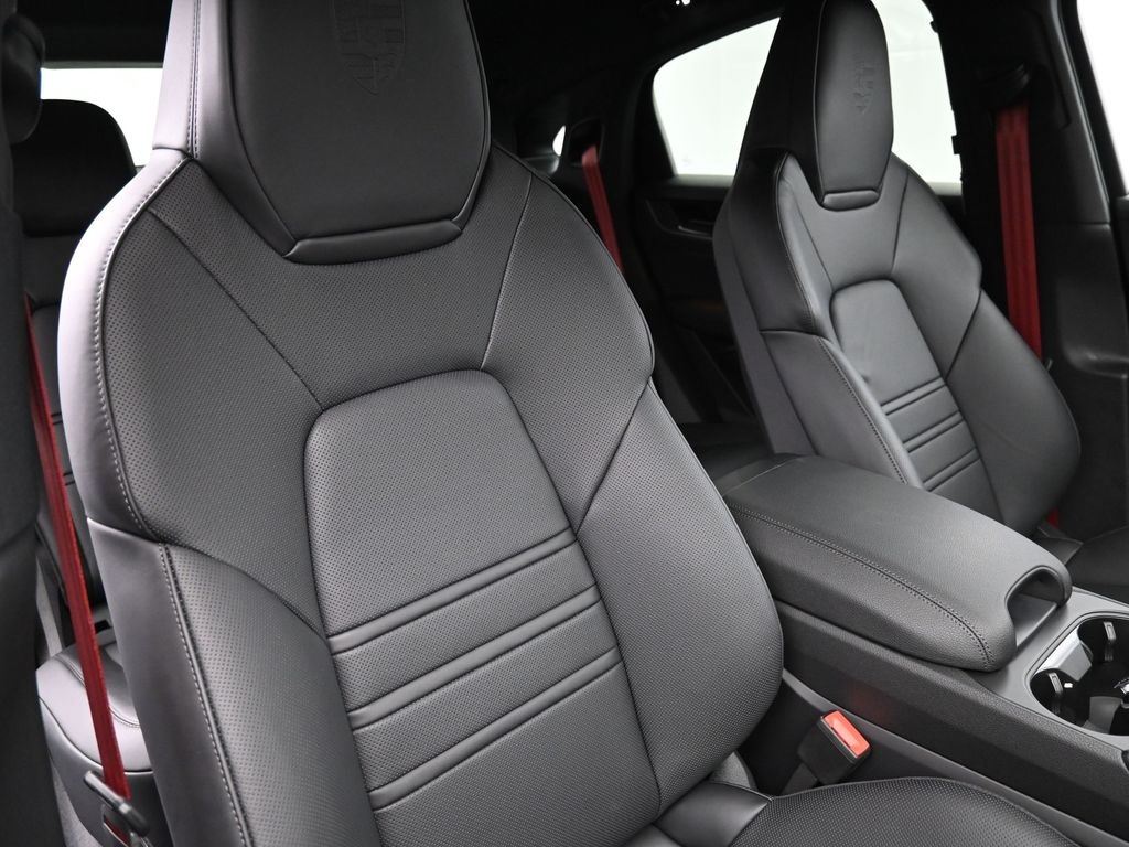 2026 Porsche Cayenne Coupe S photo 15