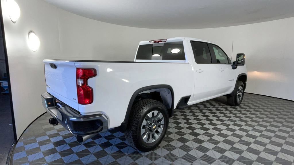 2025 Chevrolet Silverado 2500HD LT photo 4