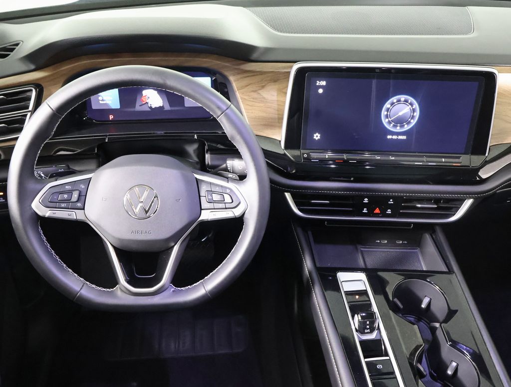 2024 Volkswagen Atlas SE Technology photo 12