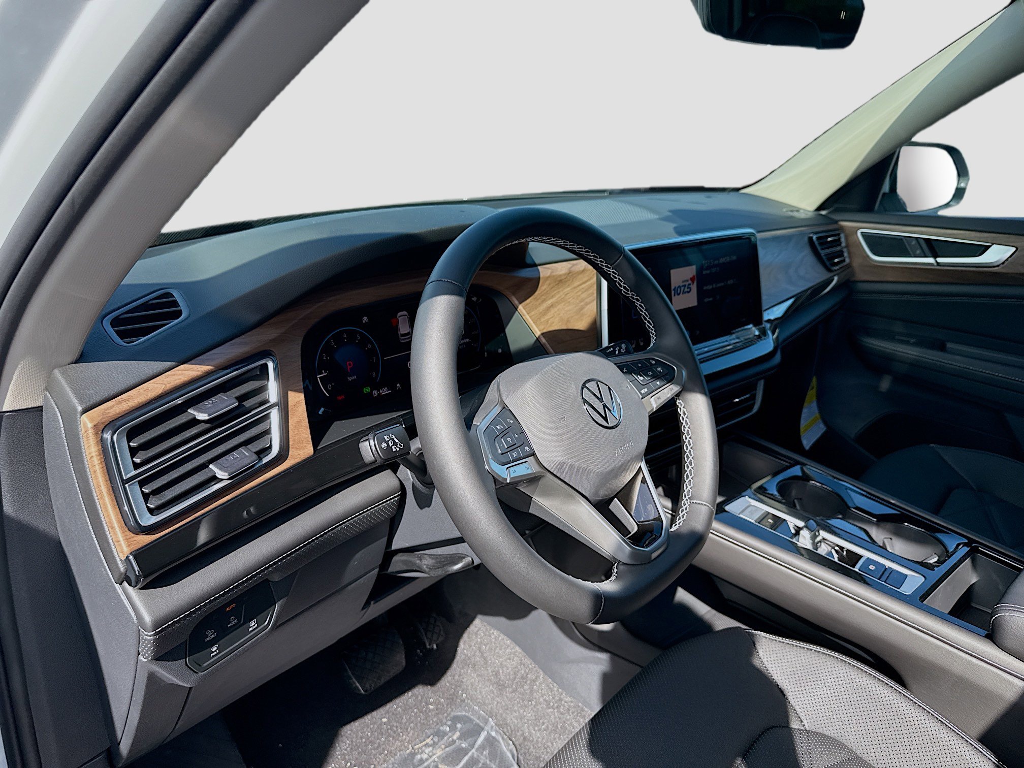 2026 Volkswagen Atlas SE Technology photo 4