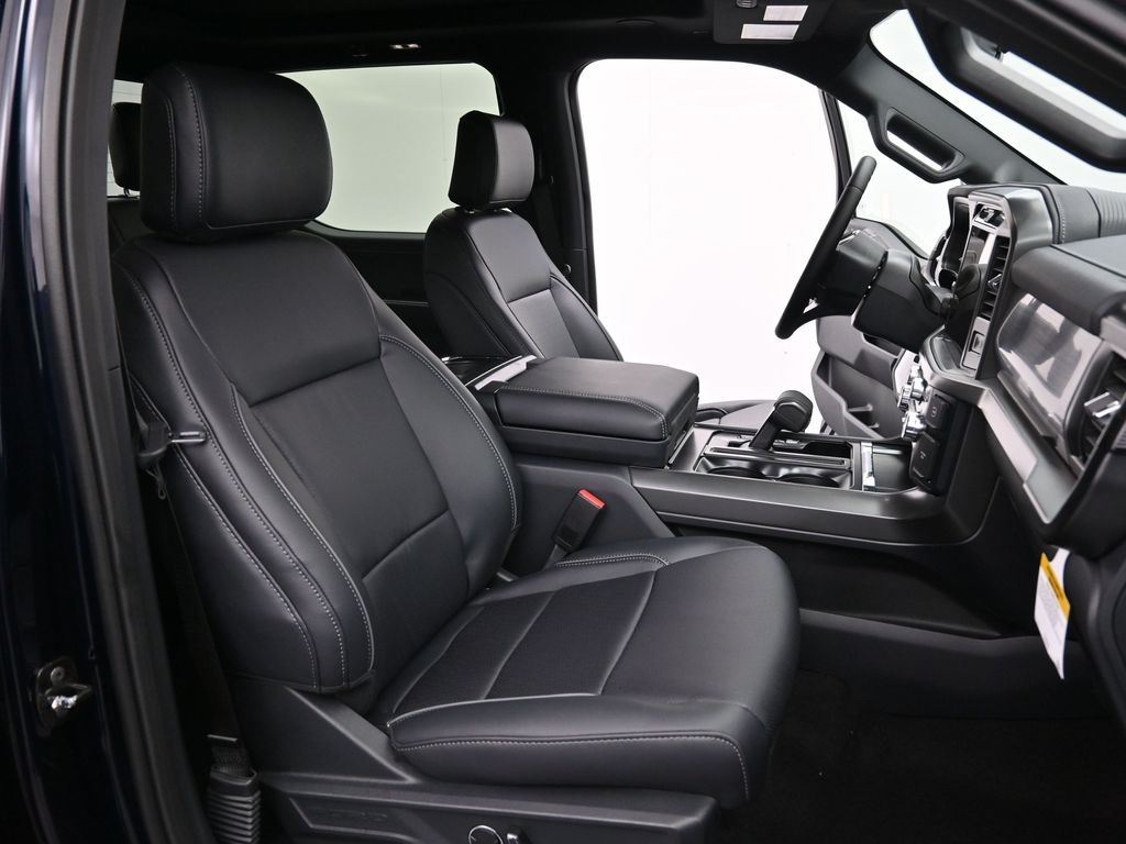 2025 Ford F-150 Lariat photo 19