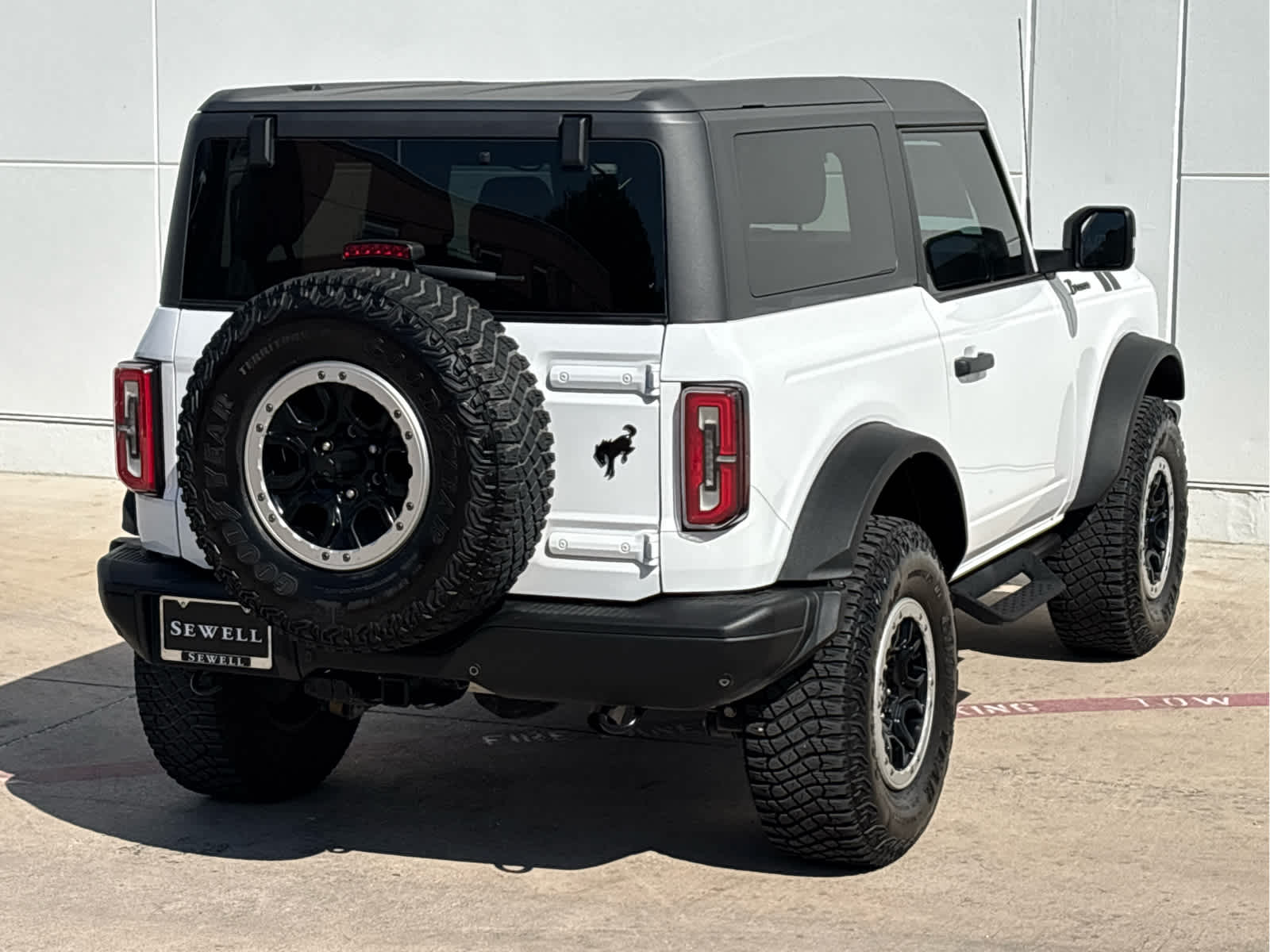 2023 Ford Bronco Base photo 4