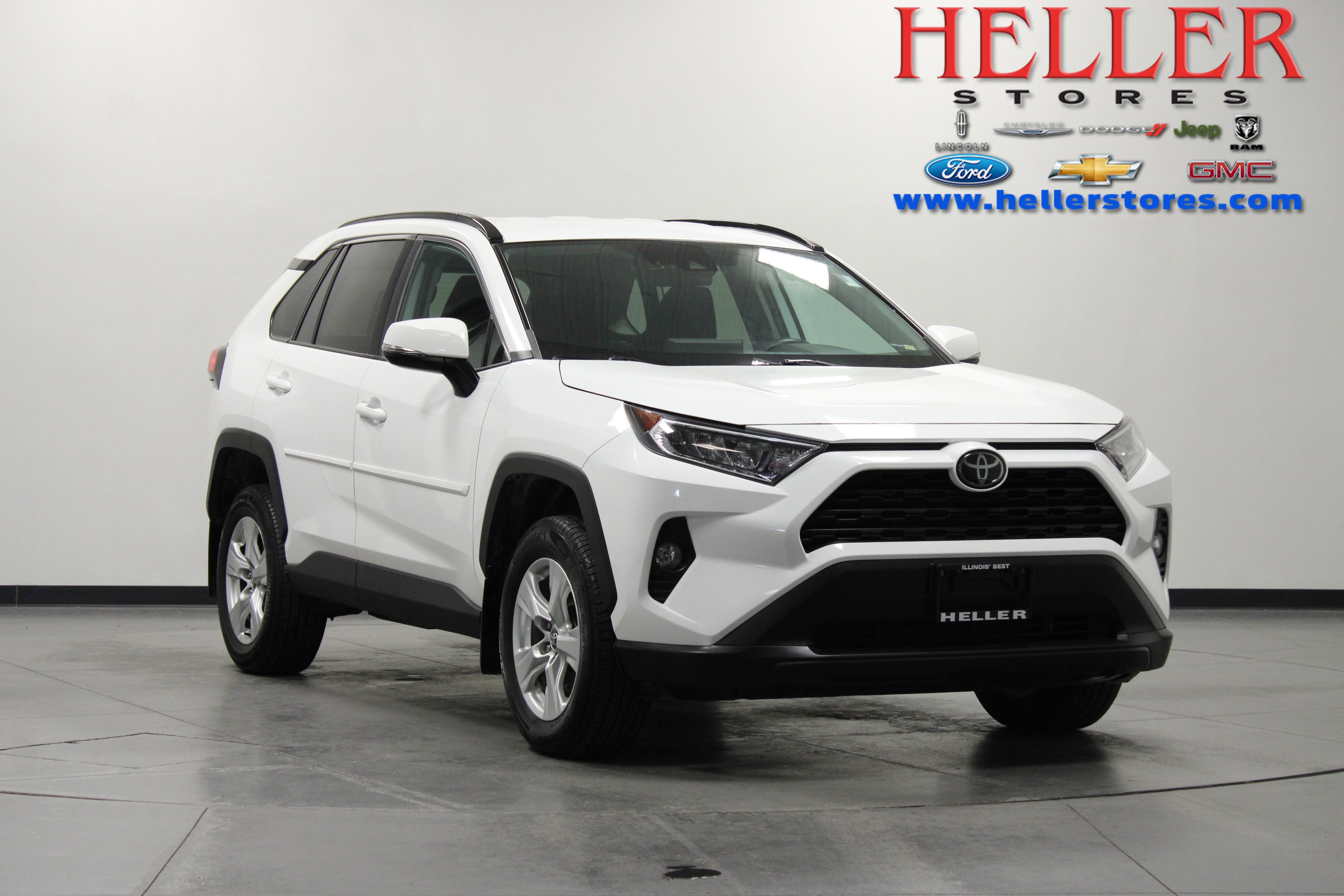 2020 Toyota RAV4 XLE's photo