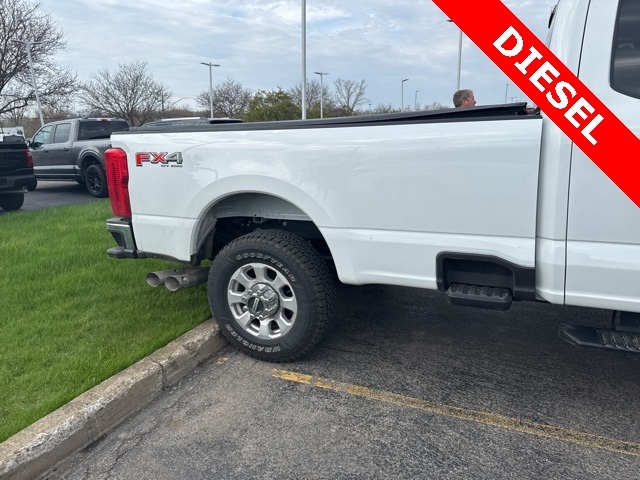 2024 Ford F-350 photo 2