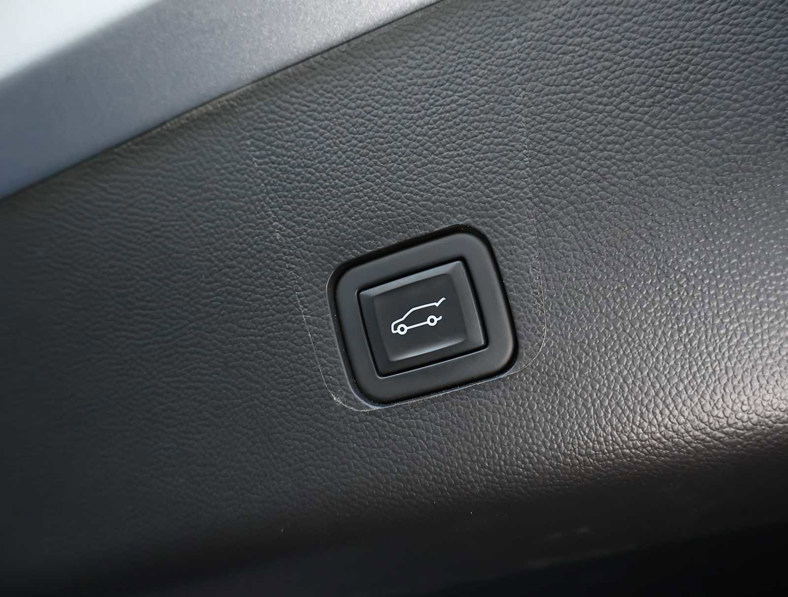 2021 Chevrolet Traverse Premier photo 24