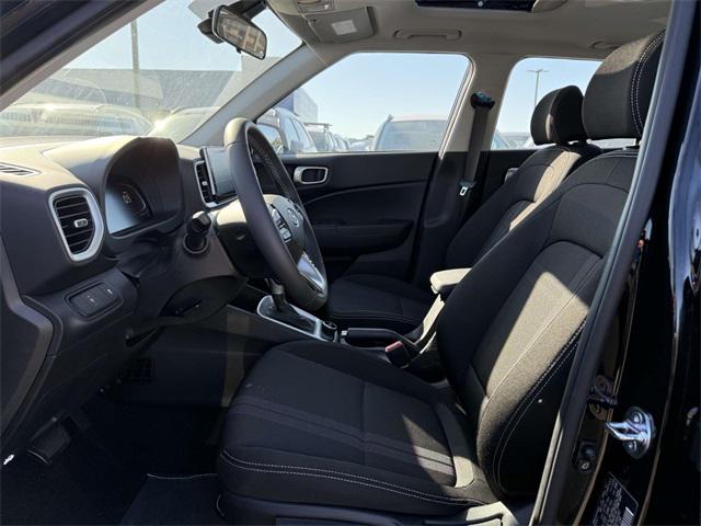 2025 Hyundai Venue SEL photo 9