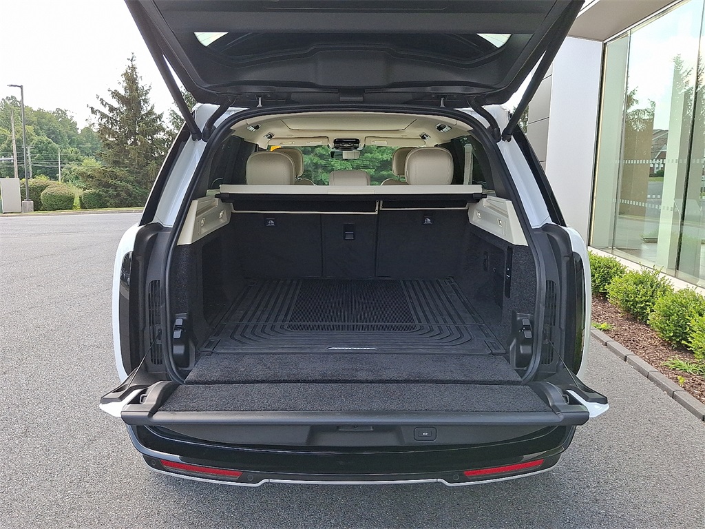 2025 Land Rover Range Rover SE photo 21
