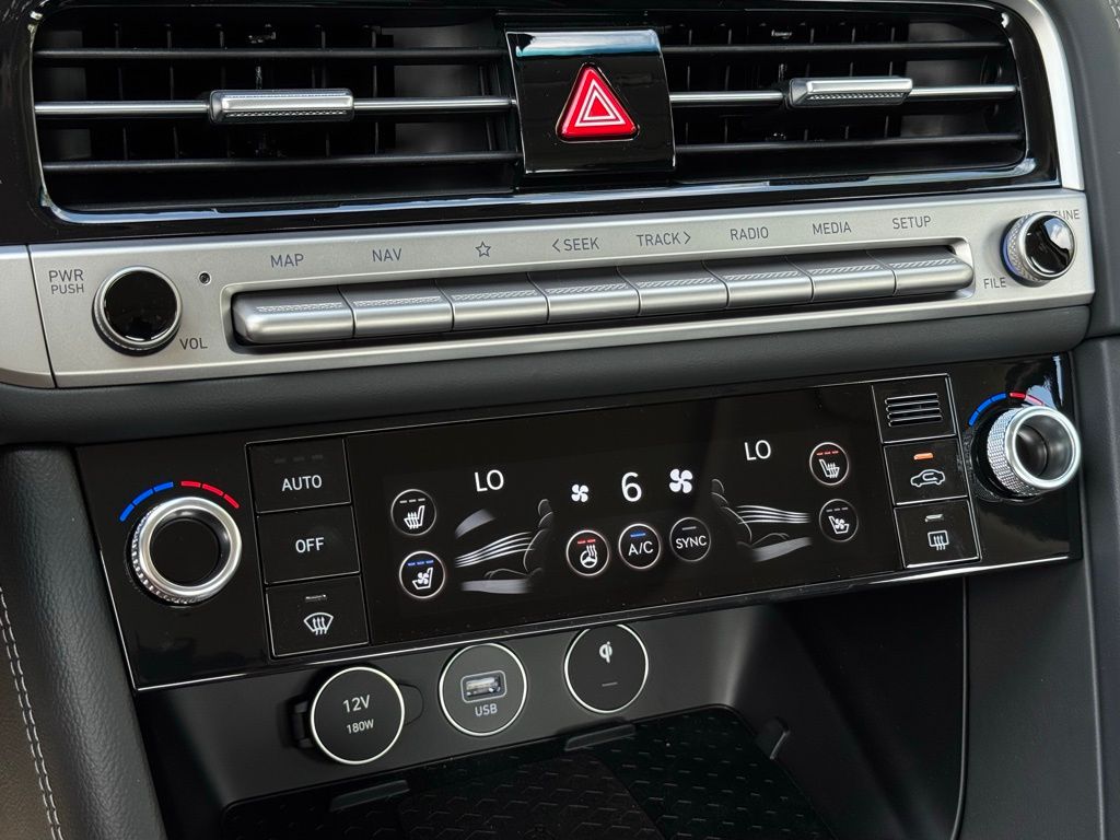 2026 Genesis G70 2.5T Prestige photo 31