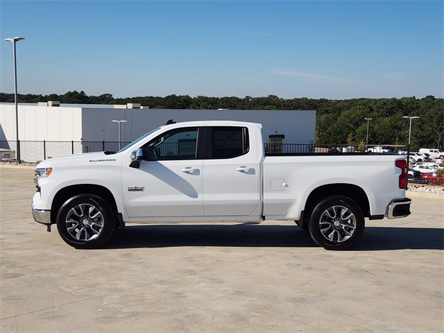 2026 Chevrolet Silverado 1500 LT Texas Edition photo 3