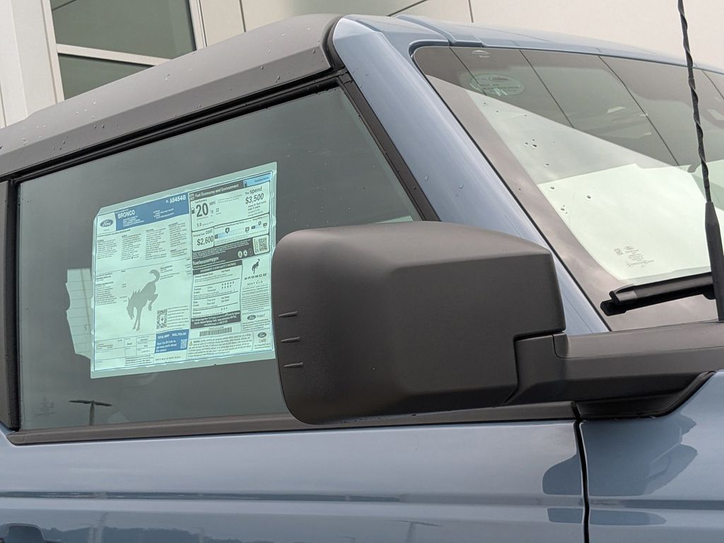 2025 Ford Bronco Base photo 11