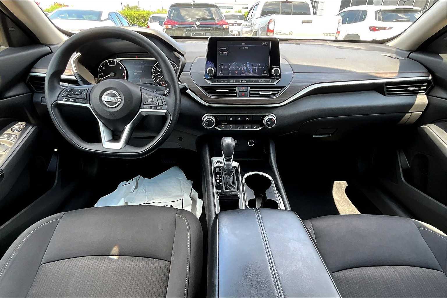 2024 Nissan Altima 2.5 SV photo 14