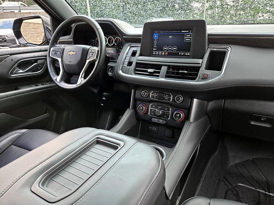 2024 Chevrolet Suburban LS photo 10