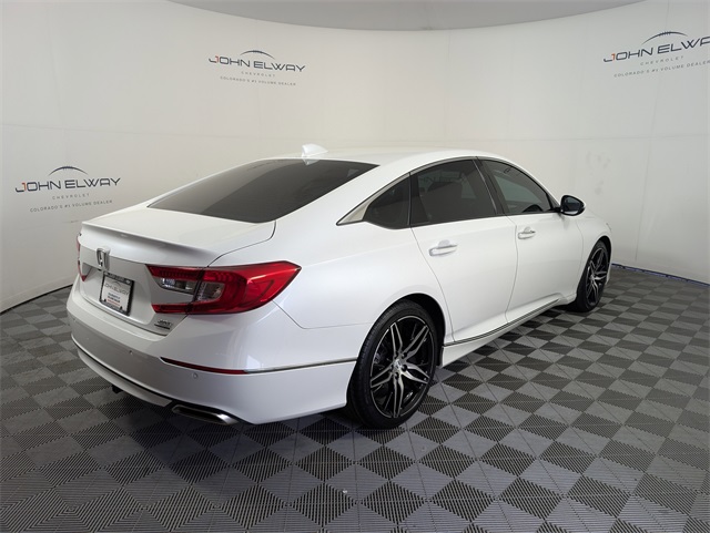 2022 Honda Accord Touring 2.0T photo 3