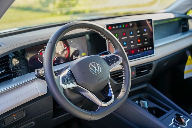 2025 Volkswagen Tiguan SE photo 10