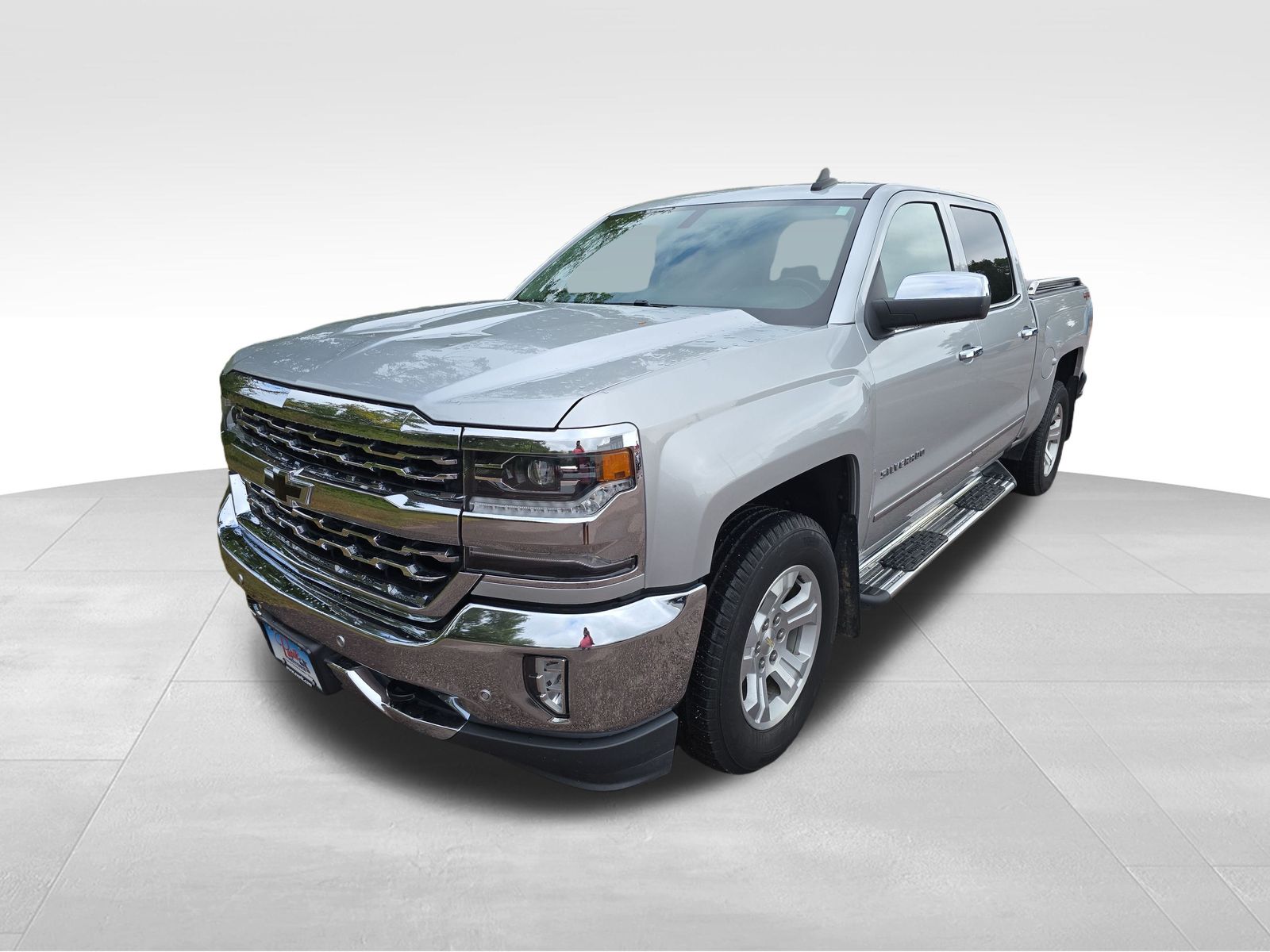 Used 2018 Chevrolet Silverado 1500 LTZ with VIN 3GCUKSECXJG416581 for sale in Luverne, Minnesota