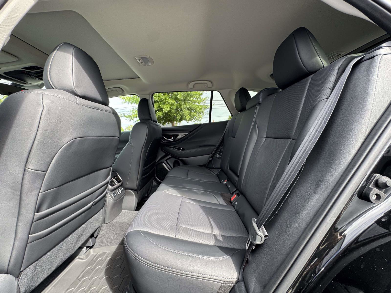 2025 Subaru Outback Limited photo 4