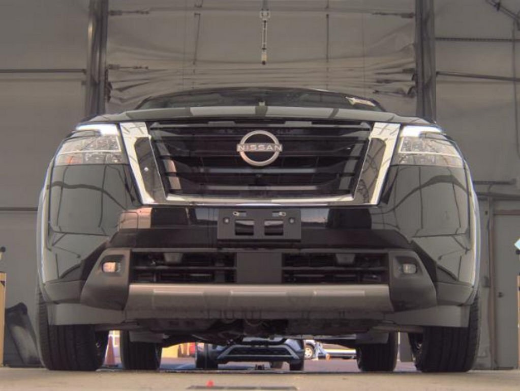 2023 Nissan Pathfinder SL photo 3