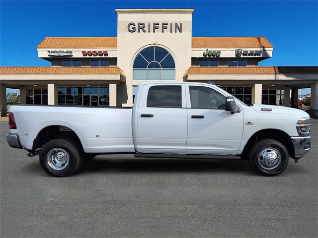 2026 Ram 3500 Tradesman photo 2