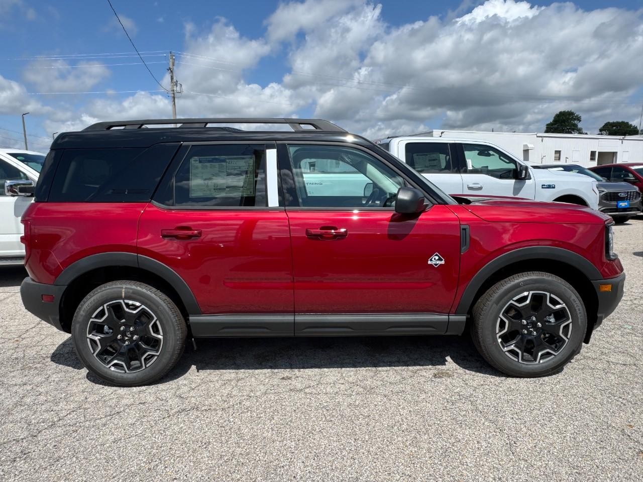 2025 Ford Bronco Sport Outer Banks photo 2